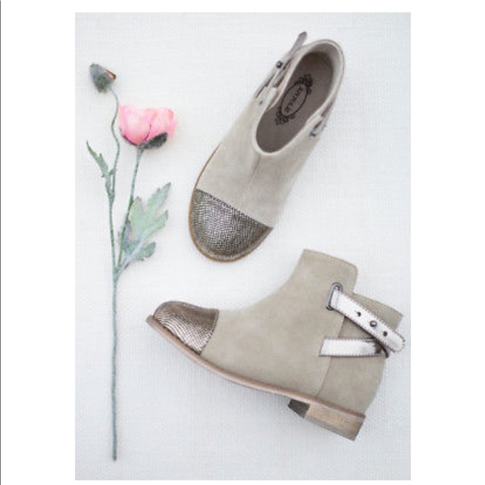 Joyfolie Emerson booties size 8